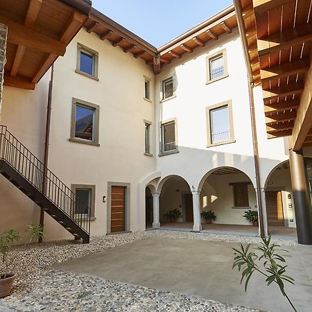 مبيت وإفطار Monasterolo del Castello Palazzo Eleonora المظهر الخارجي الصورة