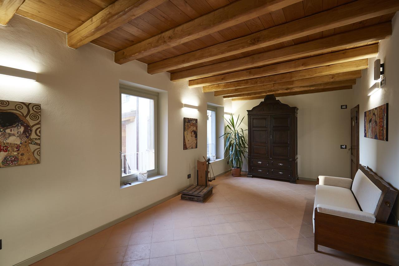 مبيت وإفطار Monasterolo del Castello Palazzo Eleonora المظهر الخارجي الصورة